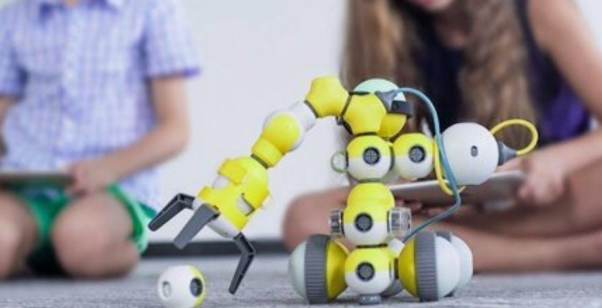 do-choi-tuong-tac-ho-tro-phat-trien-tu-duy-cho-tre