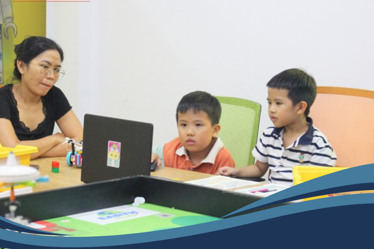 khoa-hoc-chinh-phuc-robotics-hoc-stem-dang-hot-1