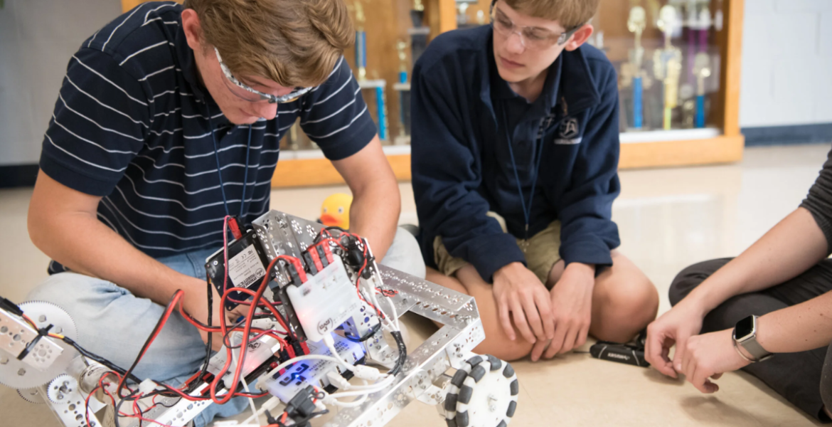 khoa-hoc-chinh-phuc-robotics-hoc-stem-dang-hot