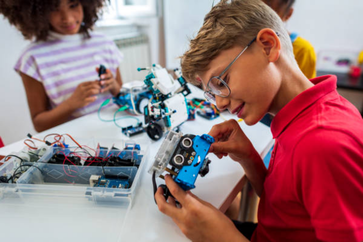 phuong-phap-hoc-steam-hien-dai-giup-tre-phat-trien-1