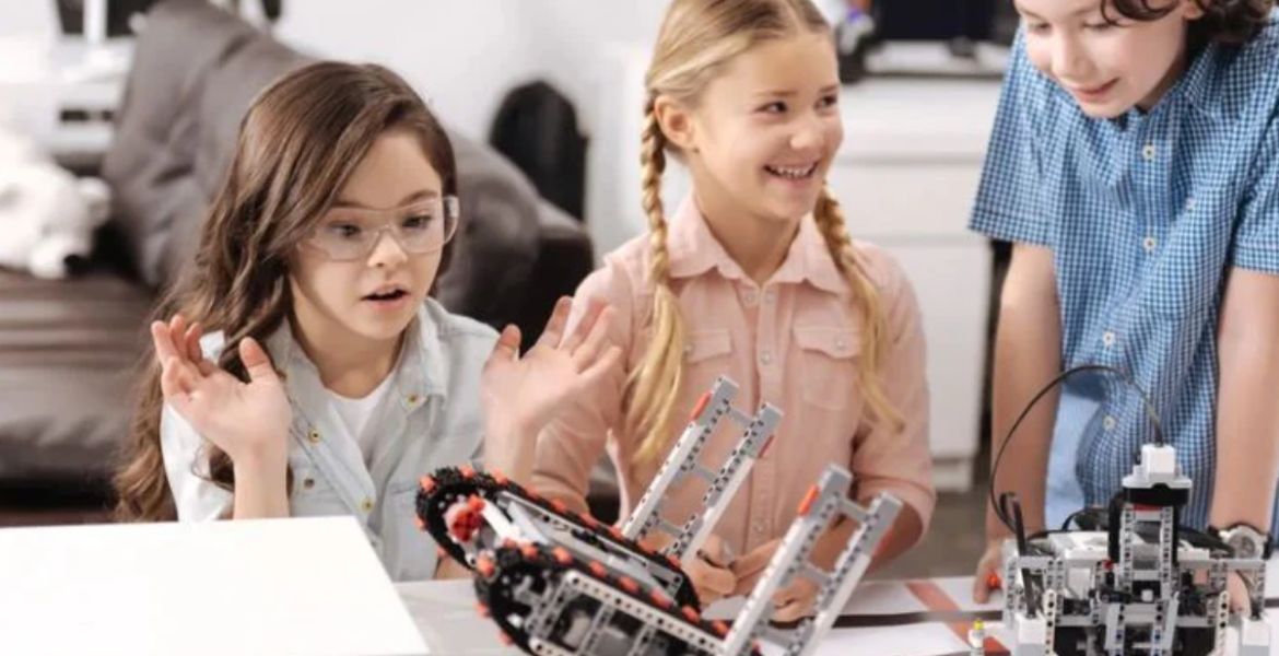 sang-tao-noi-dung-so-bang-robot-cho-tre